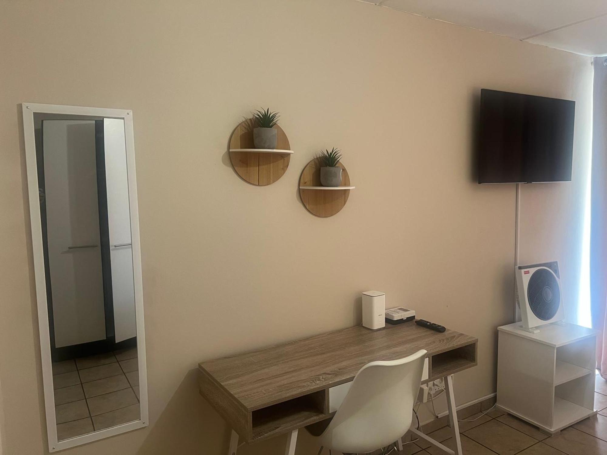 Smart And Cozy Studio With Netflix And Showmax Претория Экстерьер фото